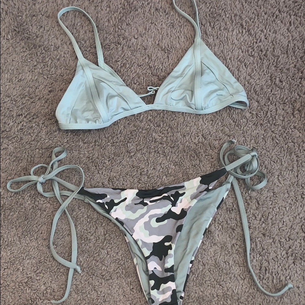 Frankie’s Bikini